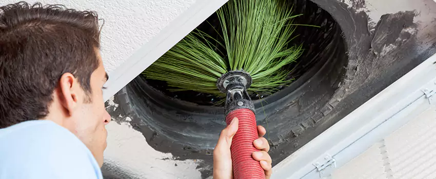 Clogged Air Duct Cleaning Process in La Providence, QC