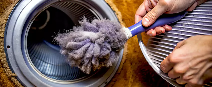 Signs Of A Clogged Dryer Lint Trap in La Providence, Quebec